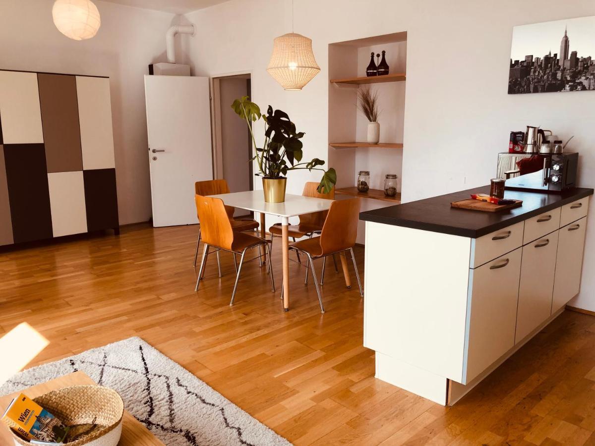 Helle 4 Zimmer Familien-Wohnung Mit Balkon! Schloss Schoenbrunn In Gehdistanz Viena Exterior foto