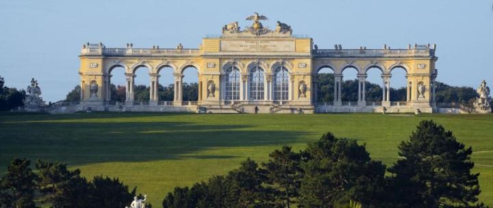 Helle 4 Zimmer Familien-Wohnung Mit Balkon! Schloss Schoenbrunn In Gehdistanz Viena Exterior foto