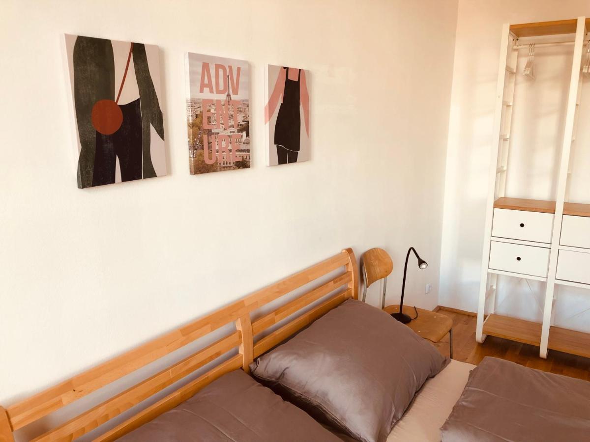 Helle 4 Zimmer Familien-Wohnung Mit Balkon! Schloss Schoenbrunn In Gehdistanz Viena Exterior foto